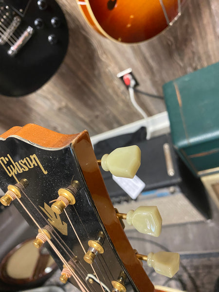 Gibson J-100 Xtra used