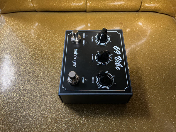 Behringer 69 Vibe 2010s - Gray used