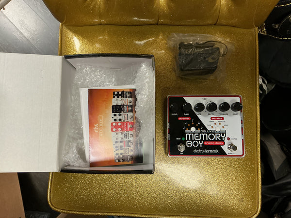 Electro-Harmonix Memory Boy Analog Delay / Chorus / Vibrato 2009 - Present - Black / White / Red used