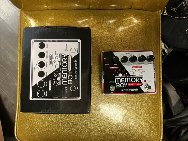 Electro-Harmonix Memory Boy Analog Delay / Chorus / Vibrato 2009 - Present - Black / White / Red used