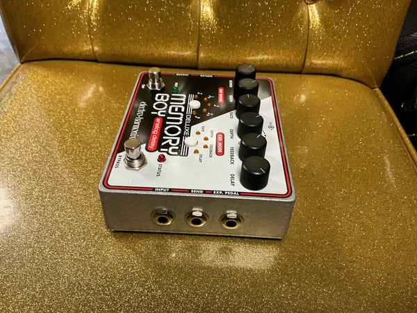 Electro-Harmonix Memory Boy Analog Delay / Chorus / Vibrato 2009 - Present - Black / White / Red used
