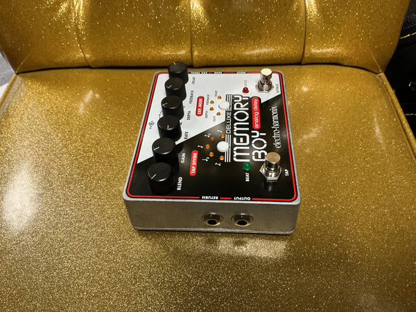 Electro-Harmonix Memory Boy Analog Delay / Chorus / Vibrato 2009 - Present - Black / White / Red used