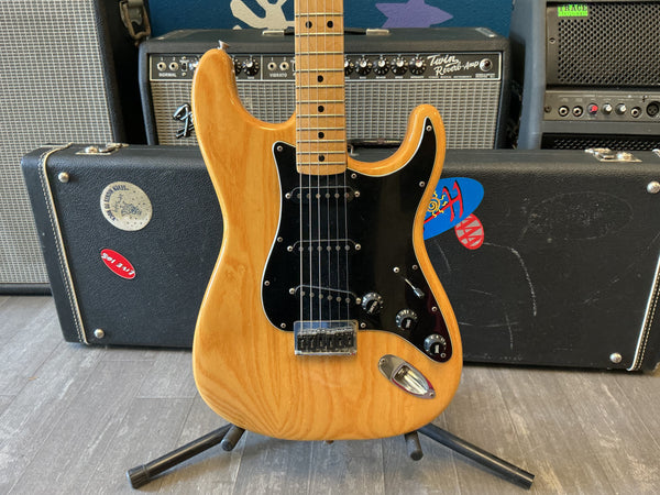 Fender Stratocaster with 3-Bolt Neck, Maple Fretboard 1973 - Natural used