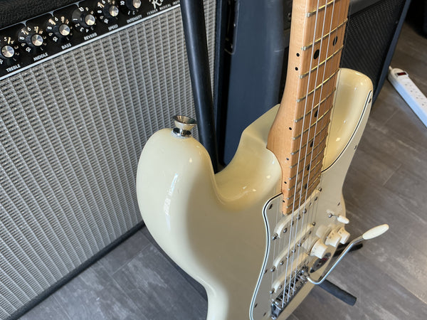 Fender American Standard Stratocaster with Maple Fretboard 2012 - Olympic White used