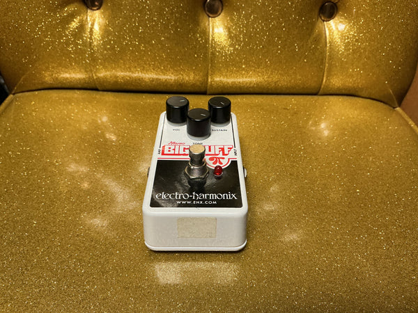 Electro-Harmonix Nano Big Muff Pi Distortion / Sustainer 2013 - Present - White / Black / Red used