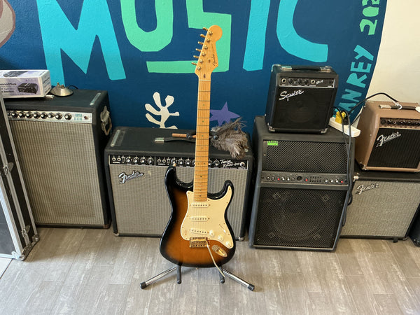 Fender 50th Anniversary American Deluxe Stratocaster 2004 - Sunburst used