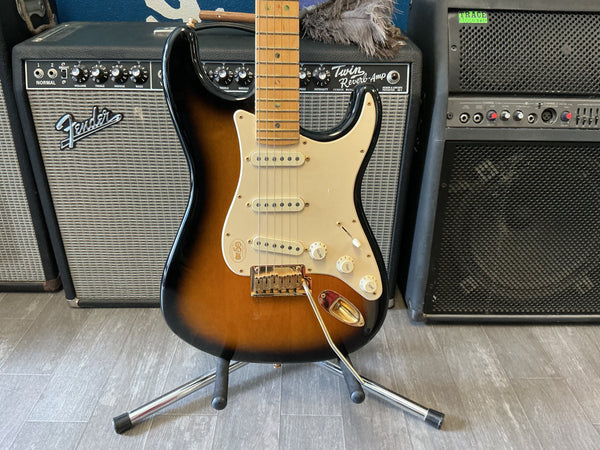 Fender 50th Anniversary American Deluxe Stratocaster 2004 - Sunburst used