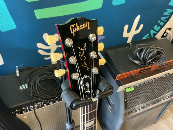 Gibson Les Paul Studio 2024 - Present - Cherry Sunburst