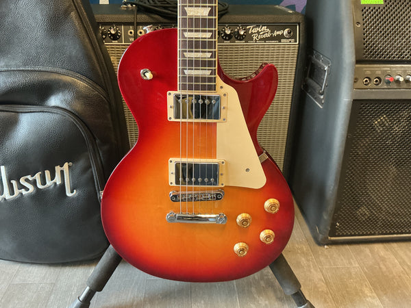 Gibson Les Paul Studio 2024 - Present - Cherry Sunburst