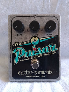 Electro-Harmonix Stereo Pulsar used