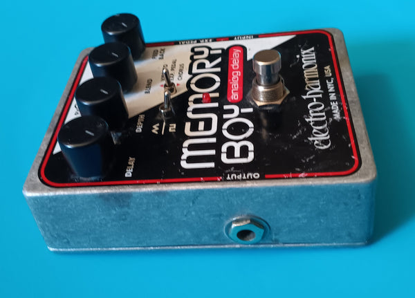 Electro-Harmonix Memory Boy Analog Delay used