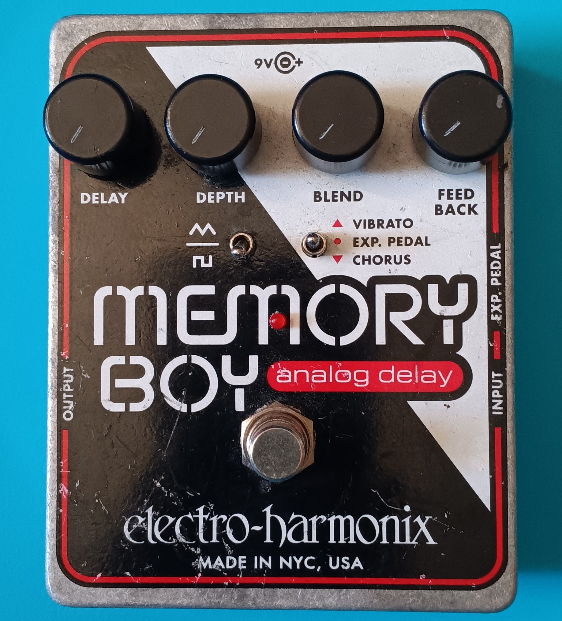 Electro-Harmonix Memory Boy Analog Delay used