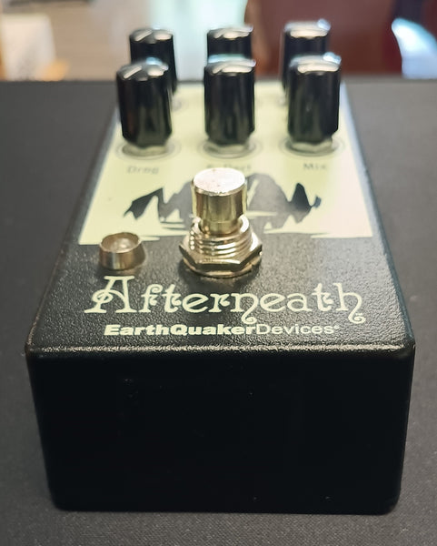 Earthquaker Devices Afterneath V2 (soft switch) used