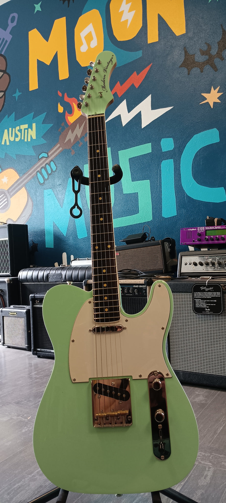 Modern Vintage MVT-64-SFG-RSW ’60s Vintage Guitar – Seafoam Green Finish