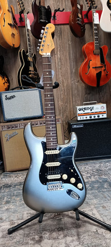 Fender American Pro II Stratocaster HSS w/ flight case used